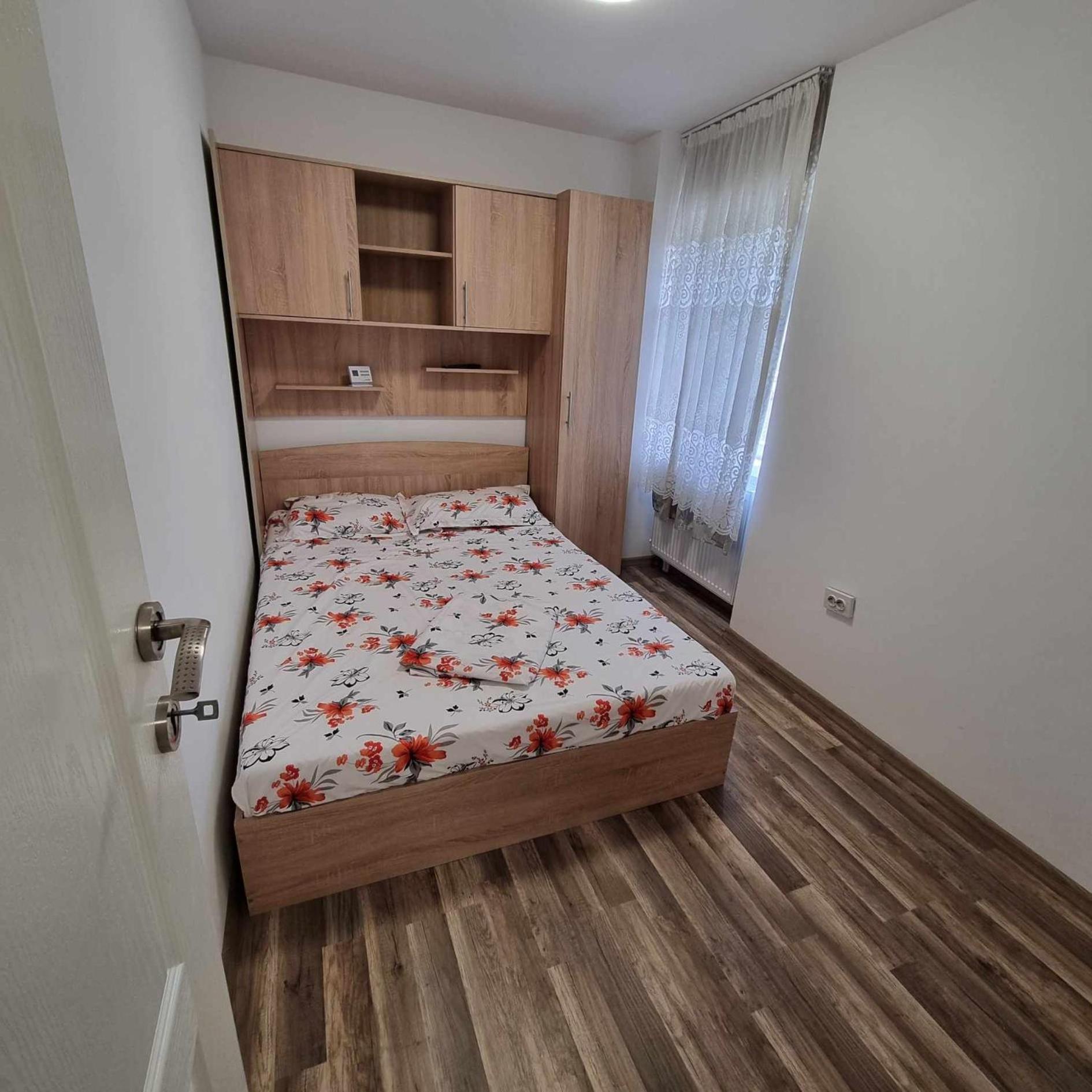 Apartament Cu 2 Dormitoare - Madalina Corabia ภายนอก รูปภาพ